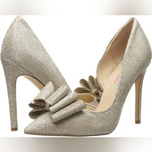 Betsey Johnson bling bling shiny PRINCE d'Orsay Pump